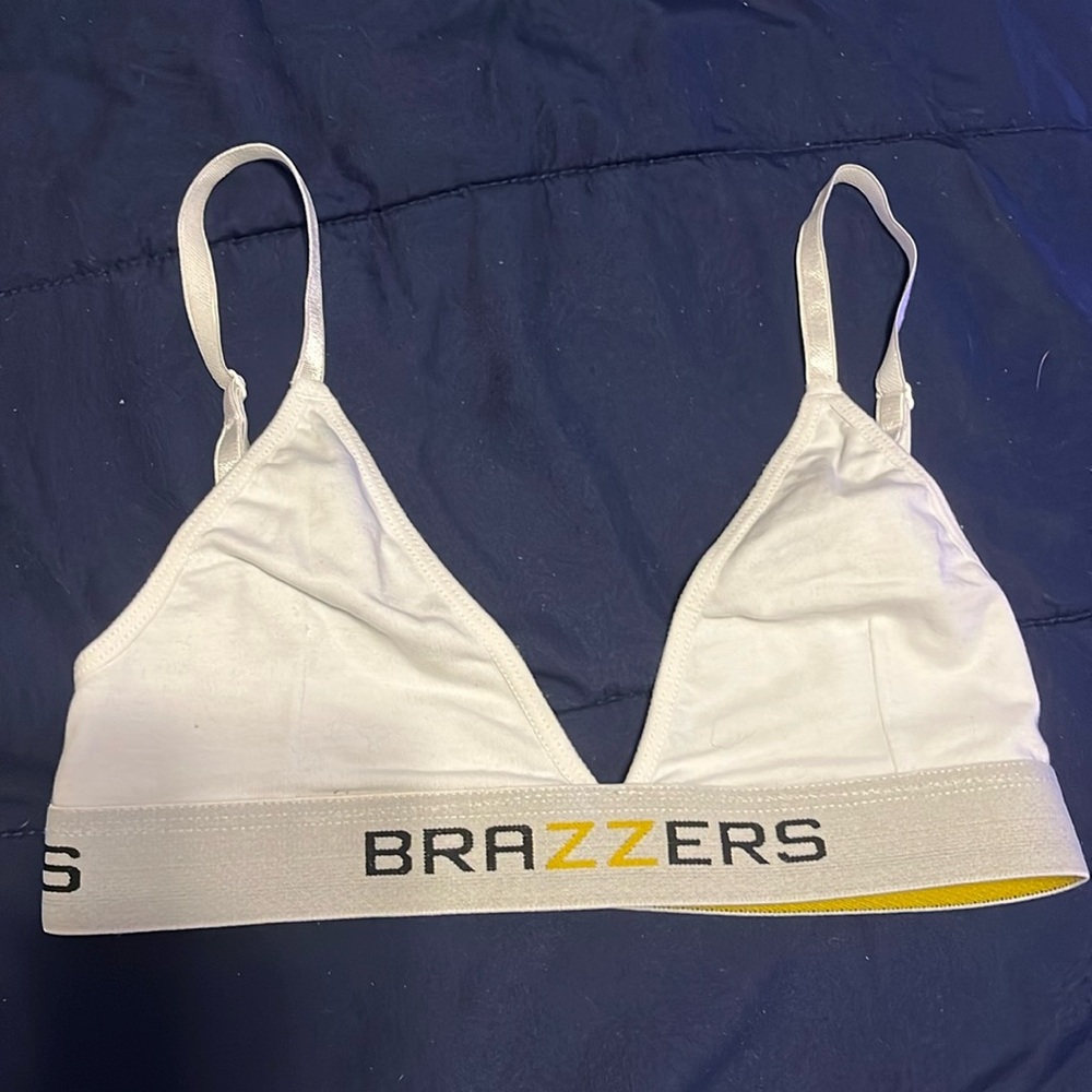 brand new without tags never worn white brazzers sports bra